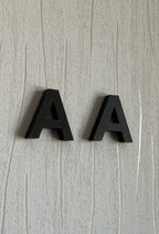 3D Buchstaben Oberflächenstruktur Vergleich Glatt und Strukturiert