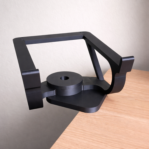 Laptophalter an der Tischkante montiert – platzsparend ohne Bohren