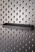 Ablage für SKÅDIS Pegboard – modulares Zubehör ohne Bohren, gefertigt in Deutschland