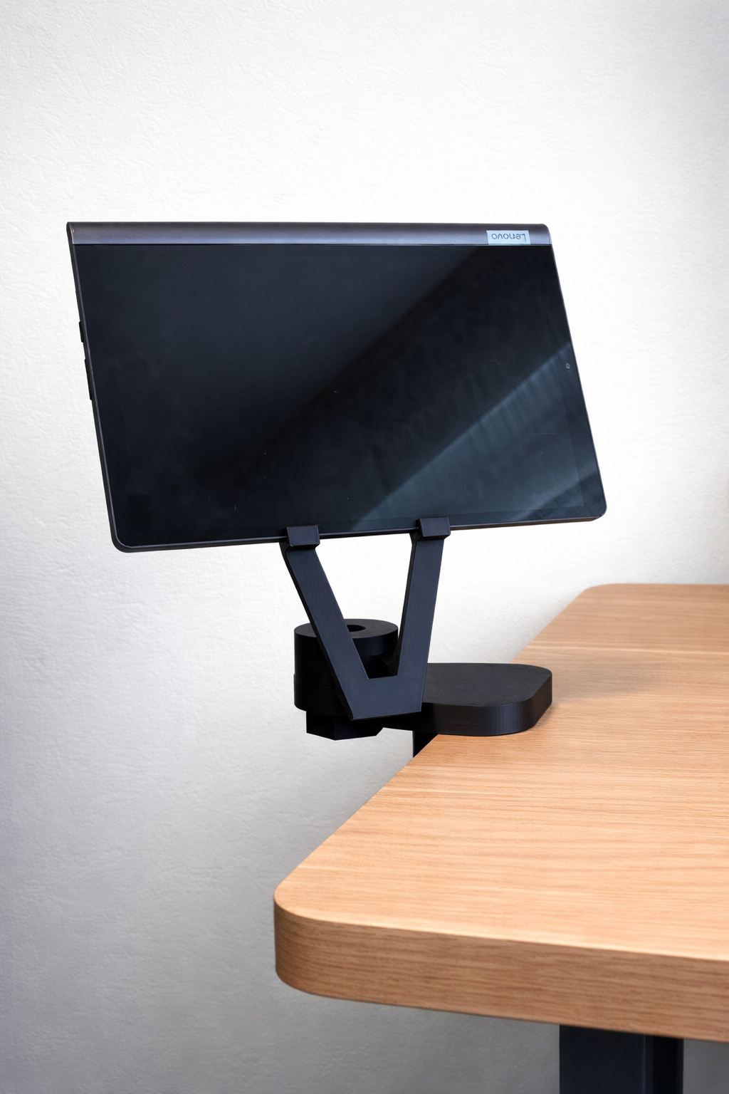 Tablethalter an der Tischkante – stabile Klemmmontage ohne Bohren